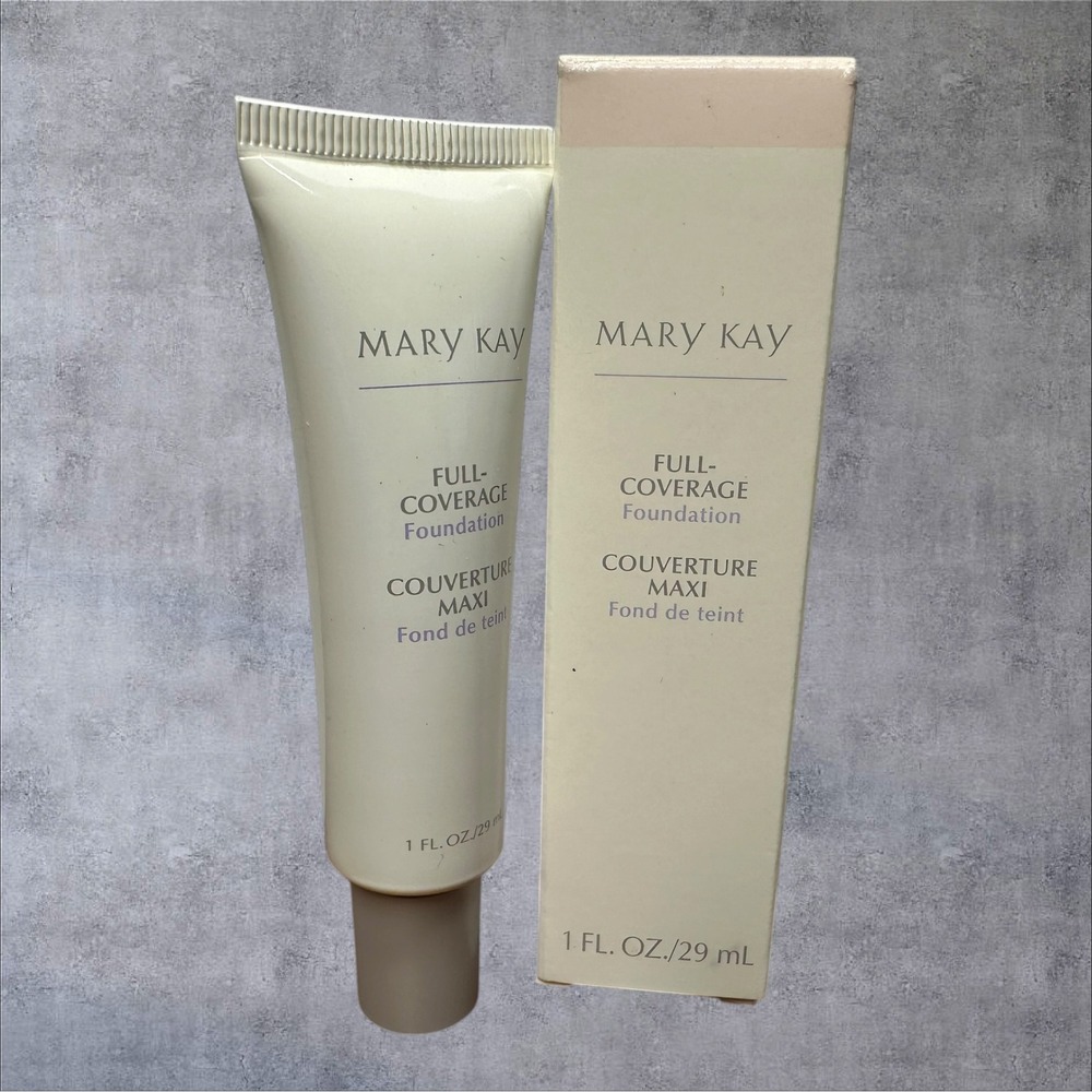 Mary Kay Full-Coverage Foundation Bronze 808 379100 1oz New Disc. - Gray Cap
